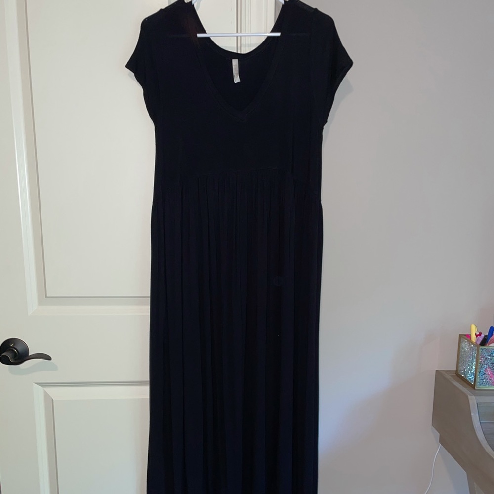 Short Sleeve Black Maxi Dress